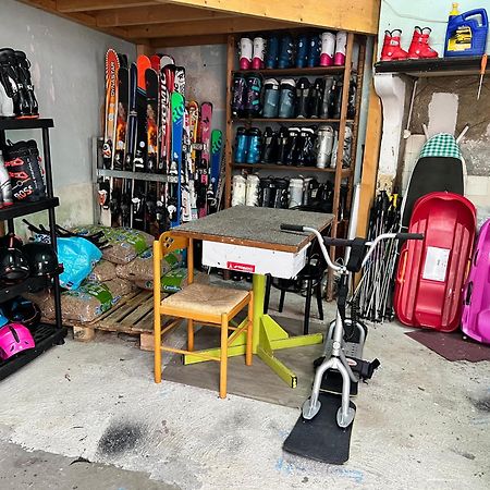 L'Astazou "Pret Gracieux Du Materiel De Ski" Au Studio Люс-Сен-Совёр Экстерьер фото